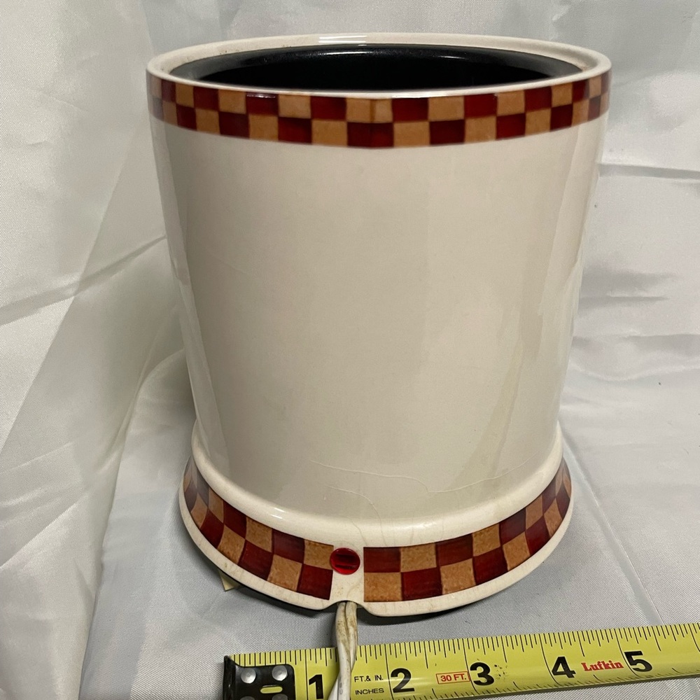 Welcome To Our Home Ceramic wax melter - Cream with Red Check - Picture 4 of 12